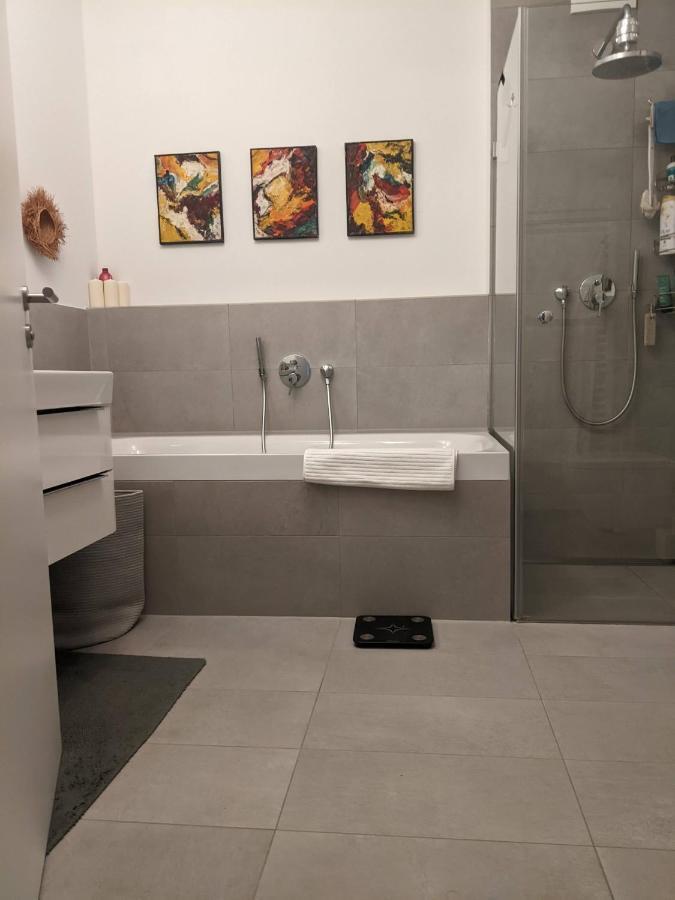 Either Private 2B2B Or Shared 1B1B, Luxury, Bright, Spacious Berlin Dış mekan fotoğraf