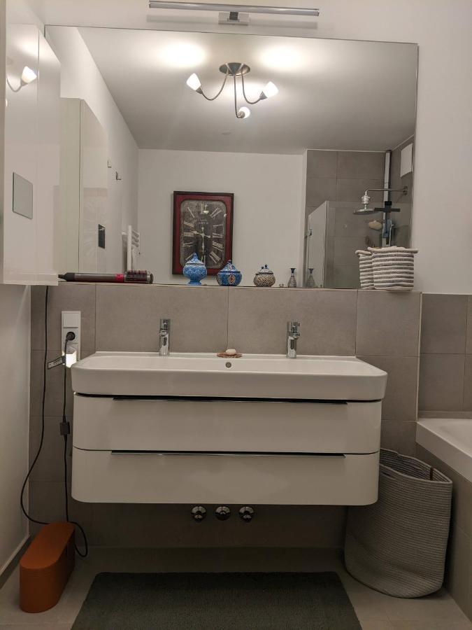 Either Private 2B2B Or Shared 1B1B, Luxury, Bright, Spacious Berlin Dış mekan fotoğraf